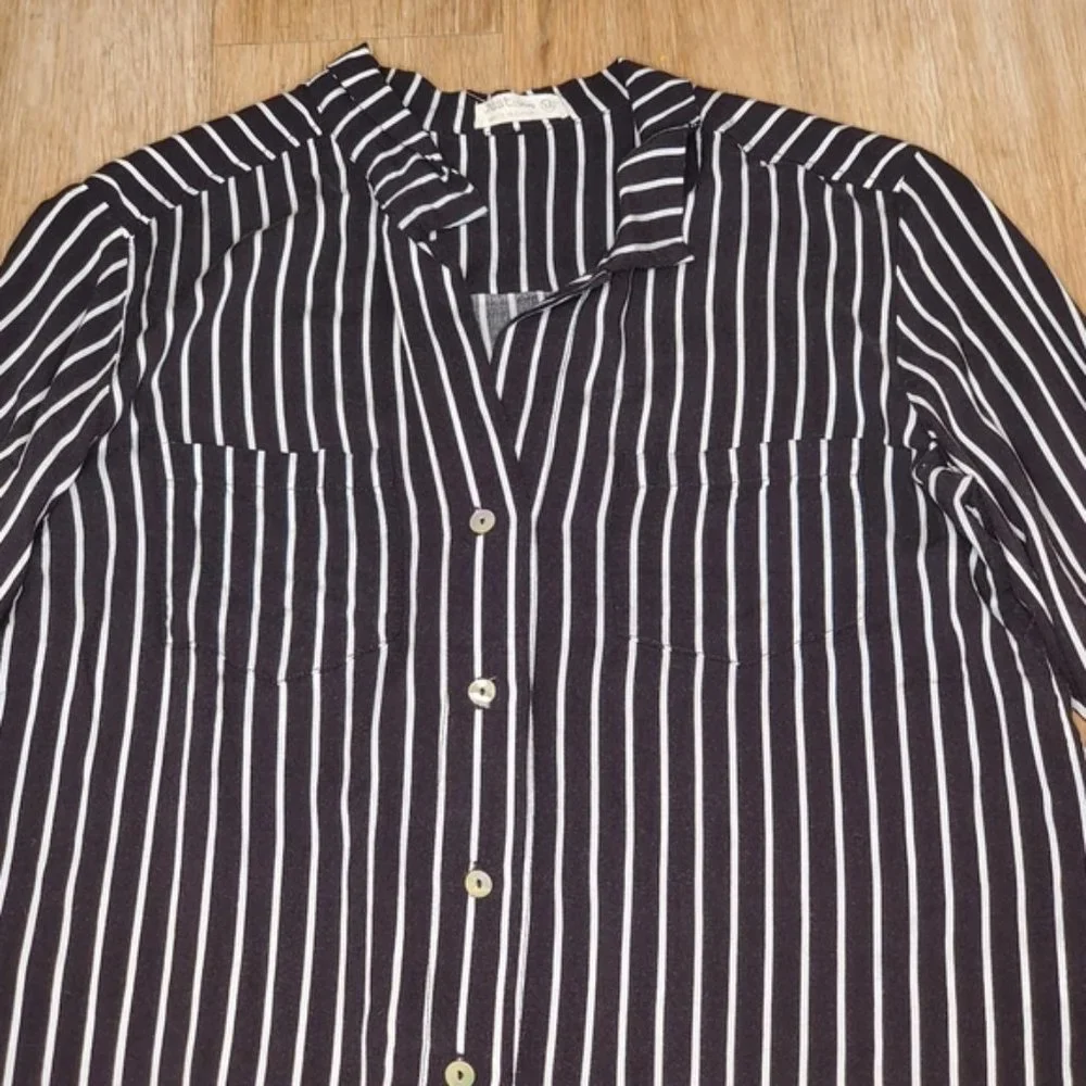Just Living Black White Stripe Top Button Down Blouse Shirt Work Preppy Casual M - Picture 7 of 8